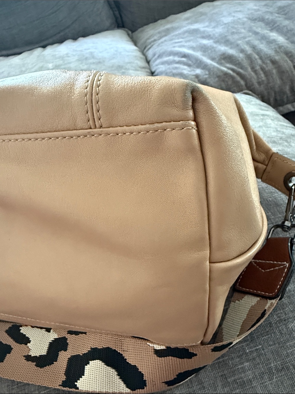 Longchamp Small Tan Leather Shoulder Bag - Picture 7 of 10